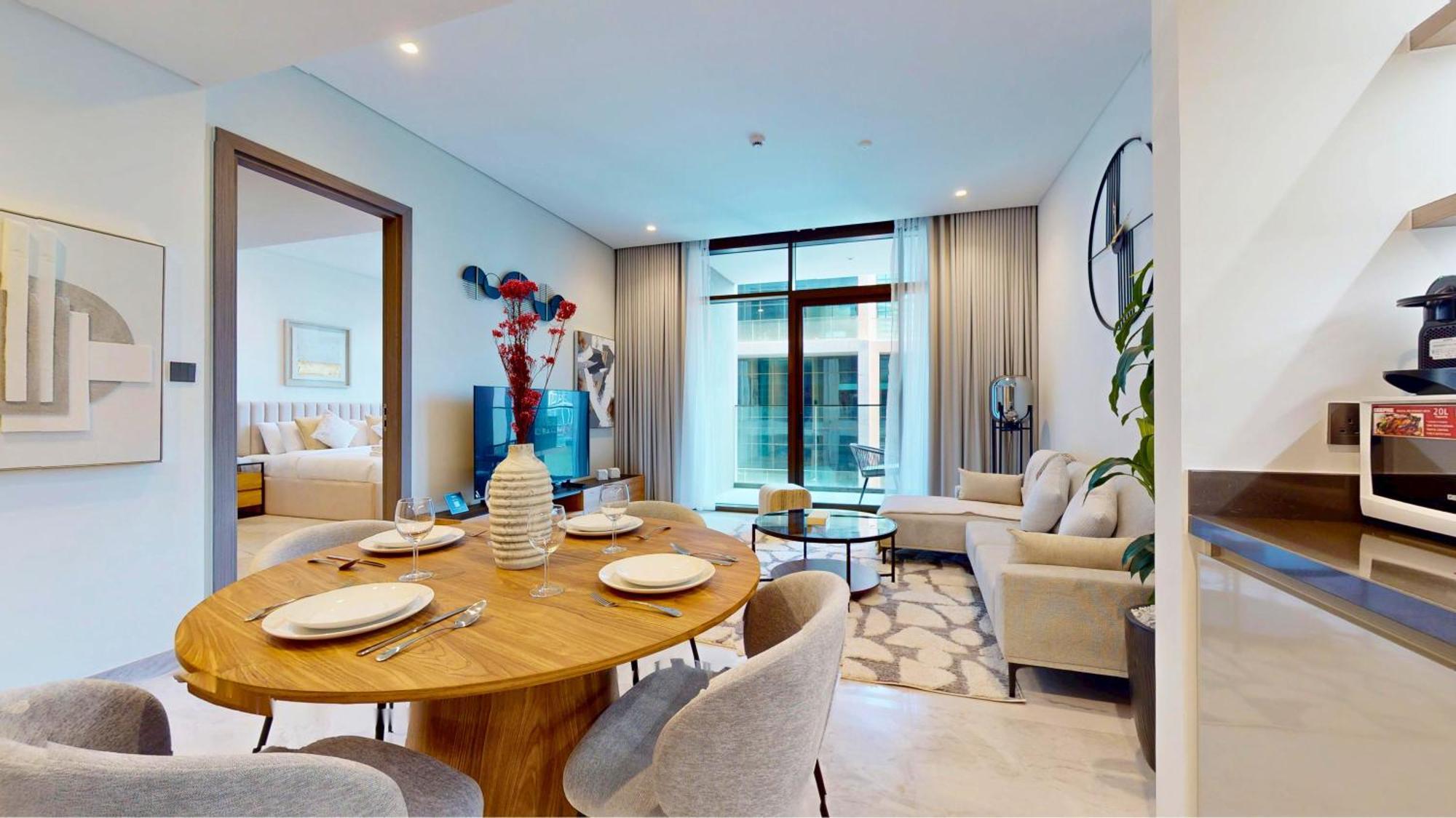 Designer Interiors - Canal View 1br In Business Bay Appartement